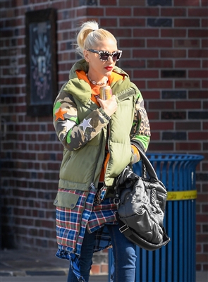 Gwen Stefani tote bag #G1271659