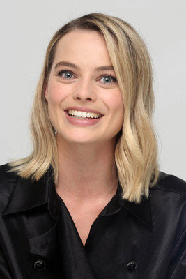 Margot Robbie Poster G1550256 - IcePoster.com