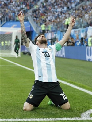 Lionel Messi tote bag