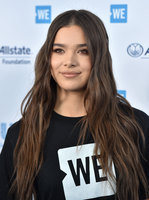 Hailee Steinfeld hoodie #2991675