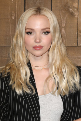 Dove Cameron Poster G2548206