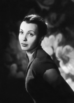 Claire Bloom pillow