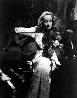 Marlene Dietrich puzzle G309373