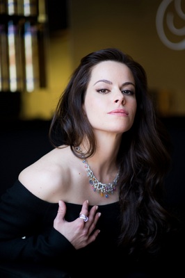 Emily Hampshire Stickers G356890