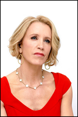 Felicity Huffman puzzle G569933