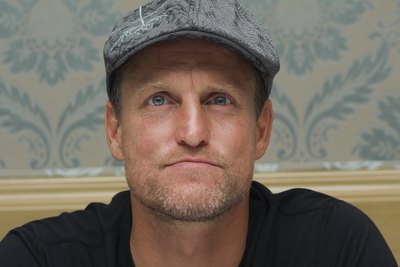 Woody Harrelson Poster G587159 - IcePoster.com