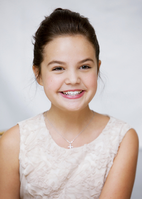 Bailee Madison Stickers G587307