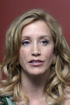 Felicity Huffman puzzle G602263