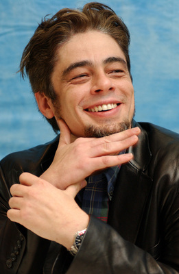 Benicio Del Toro magic mug #G606067