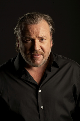 Ray Winstone Poster G640771