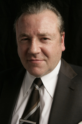 Ray Winstone Poster G640775
