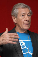 Ian McKellen Longsleeve T-shirt #1108003