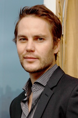 Taylor Kitsch puzzle G684807