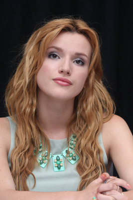 Bella Thorne Mouse Pad G769296