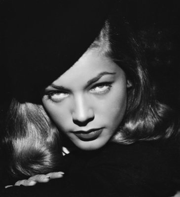 Lauren Bacall Mouse Pad G932706