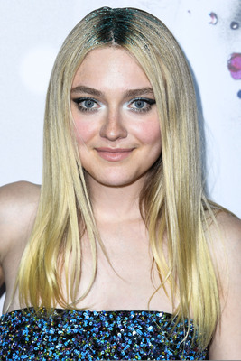 Dakota Fanning Poster G954951 - IcePoster.com